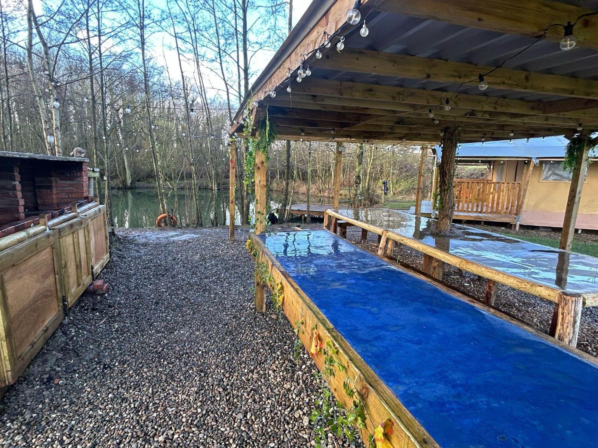 Arcadia Safari Tent In Private 5 Acre Field Wrexham Luaran gambar